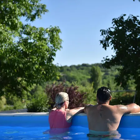 Vila Rent Your Family Retreat In *