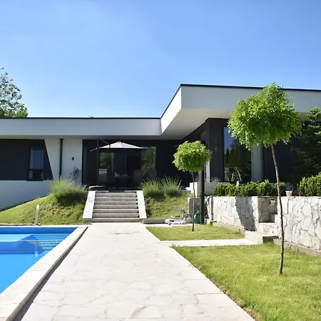 Rent Your Family Retreat In