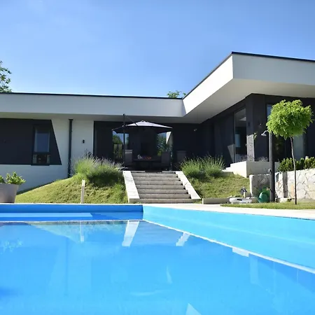 Rent Your Family Retreat In Vila Novi Sad