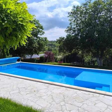 Rent Your Family Retreat In Vila *