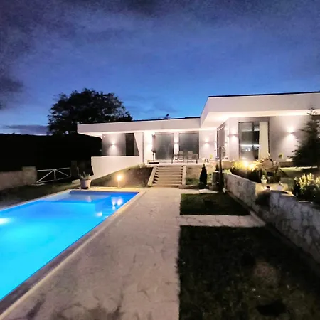 Villa Rent Your Family Retreat In Újvidék