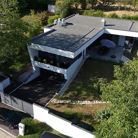 Rent Your Family Retreat In Vila