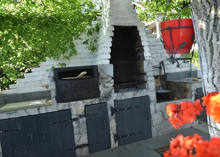 Rent Your Family Retreat In Villa Újvidék