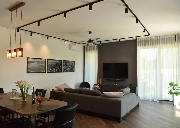 Villa Rent Your Family Retreat In *