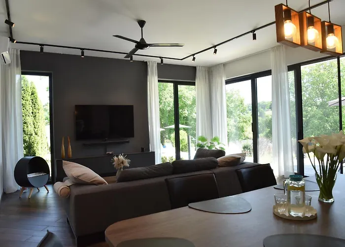 Villa Rent Your Family Retreat In *