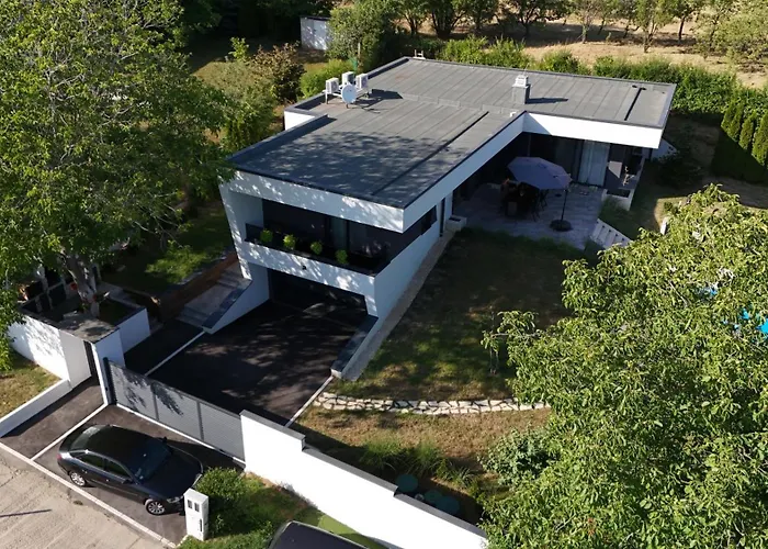 Rent Your Family Retreat In Villa